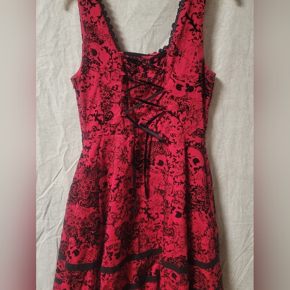 Red flocked skulls and vines lace up corset dress hot topic goth punk alt emo - Picture 4 of 10